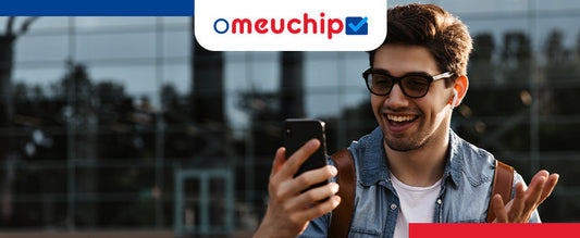 Roaming da operadora x chip internacional: qual sai mais barato?